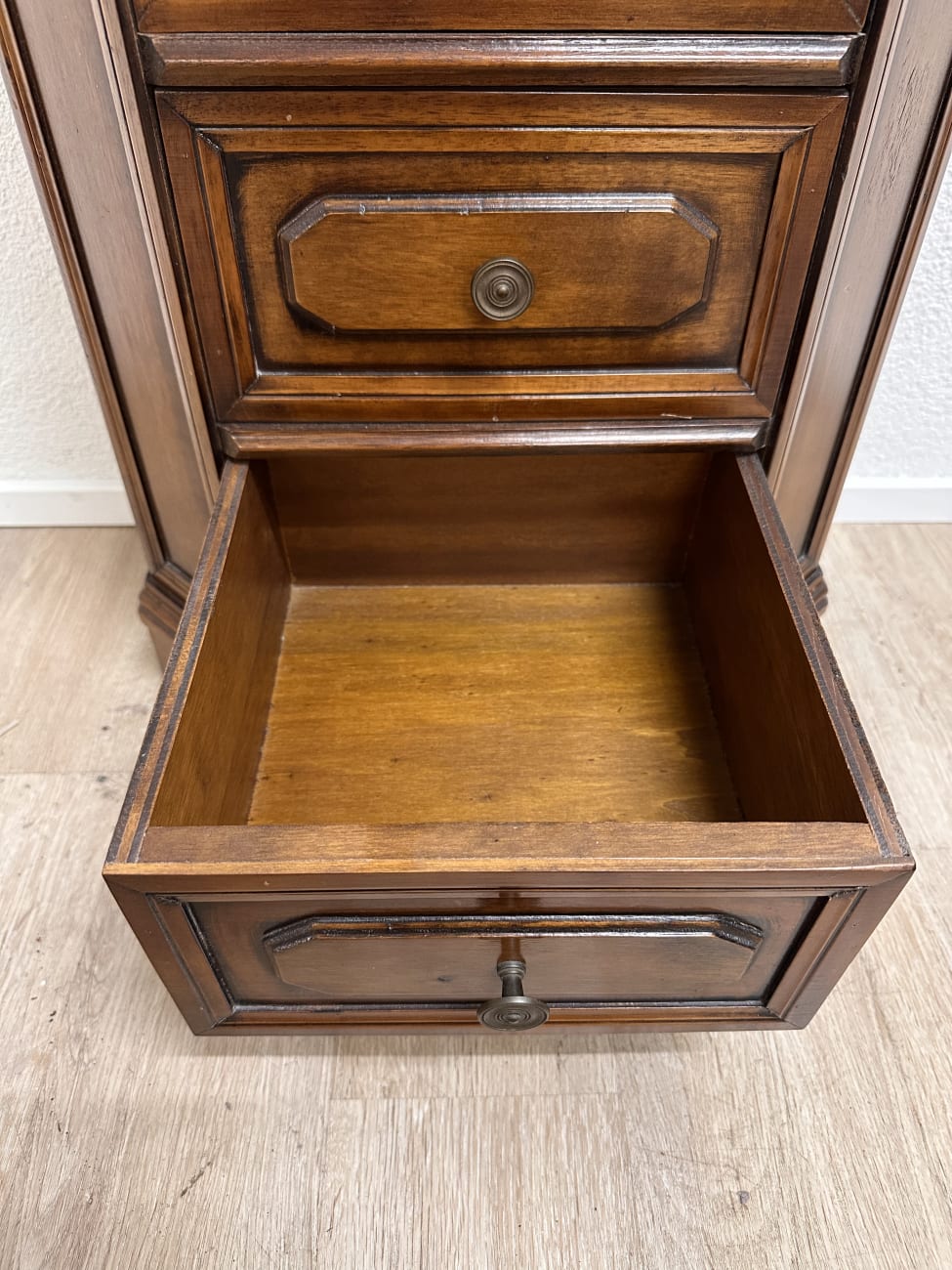 Vintage Nachtschrank mit sechseckiger Form aus Holz