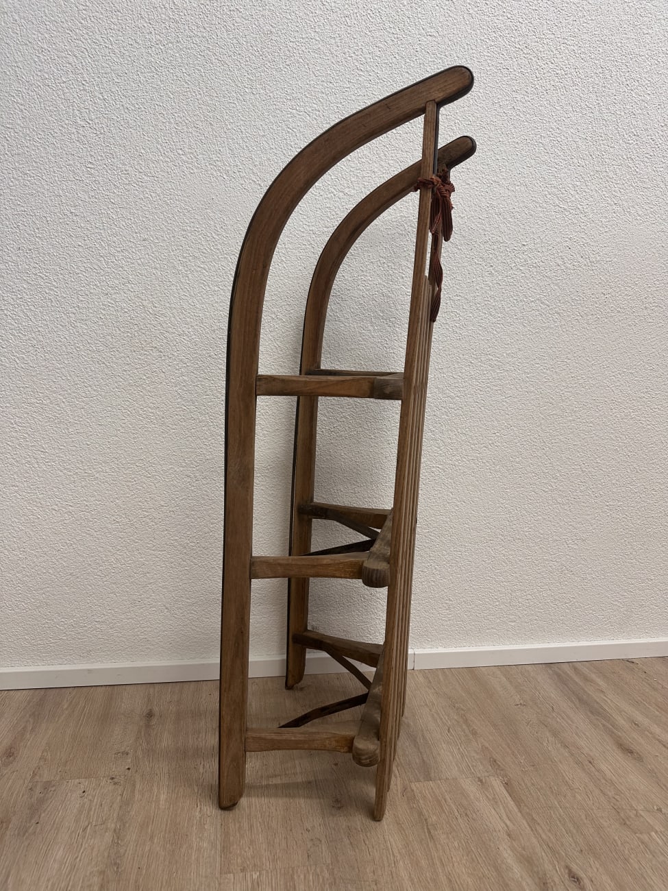 Vintage Davos Holzschlitten mit Metallkufen
