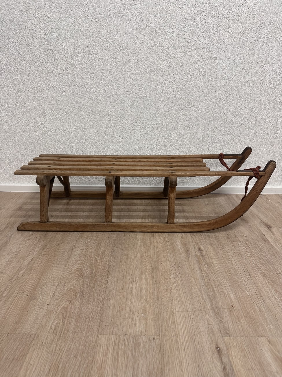 Vintage Davos Holzschlitten mit Metallkufen