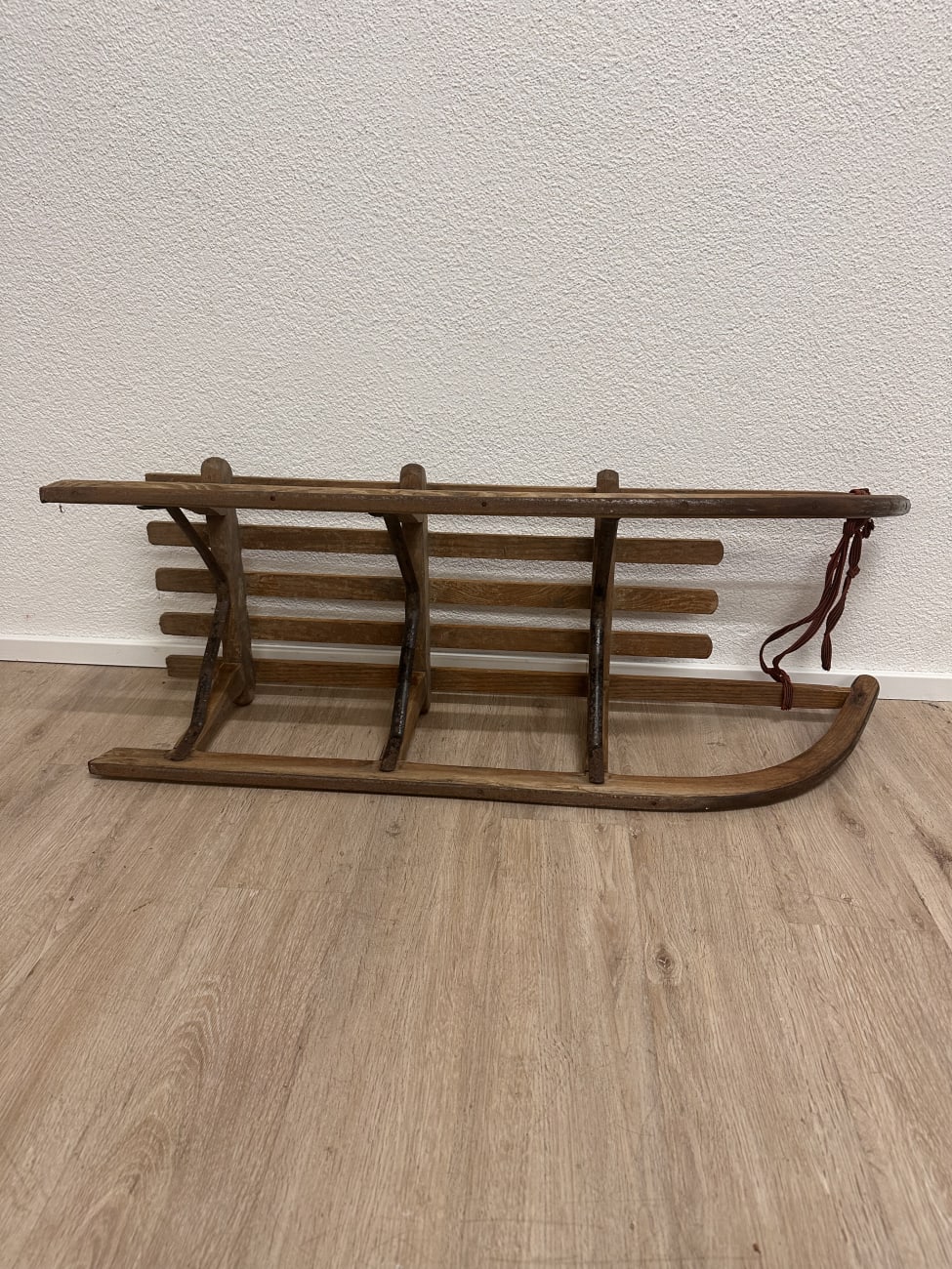 Vintage Davos Holzschlitten mit Metallkufen