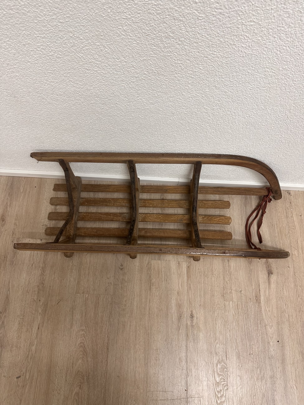Vintage Davos Holzschlitten mit Metallkufen