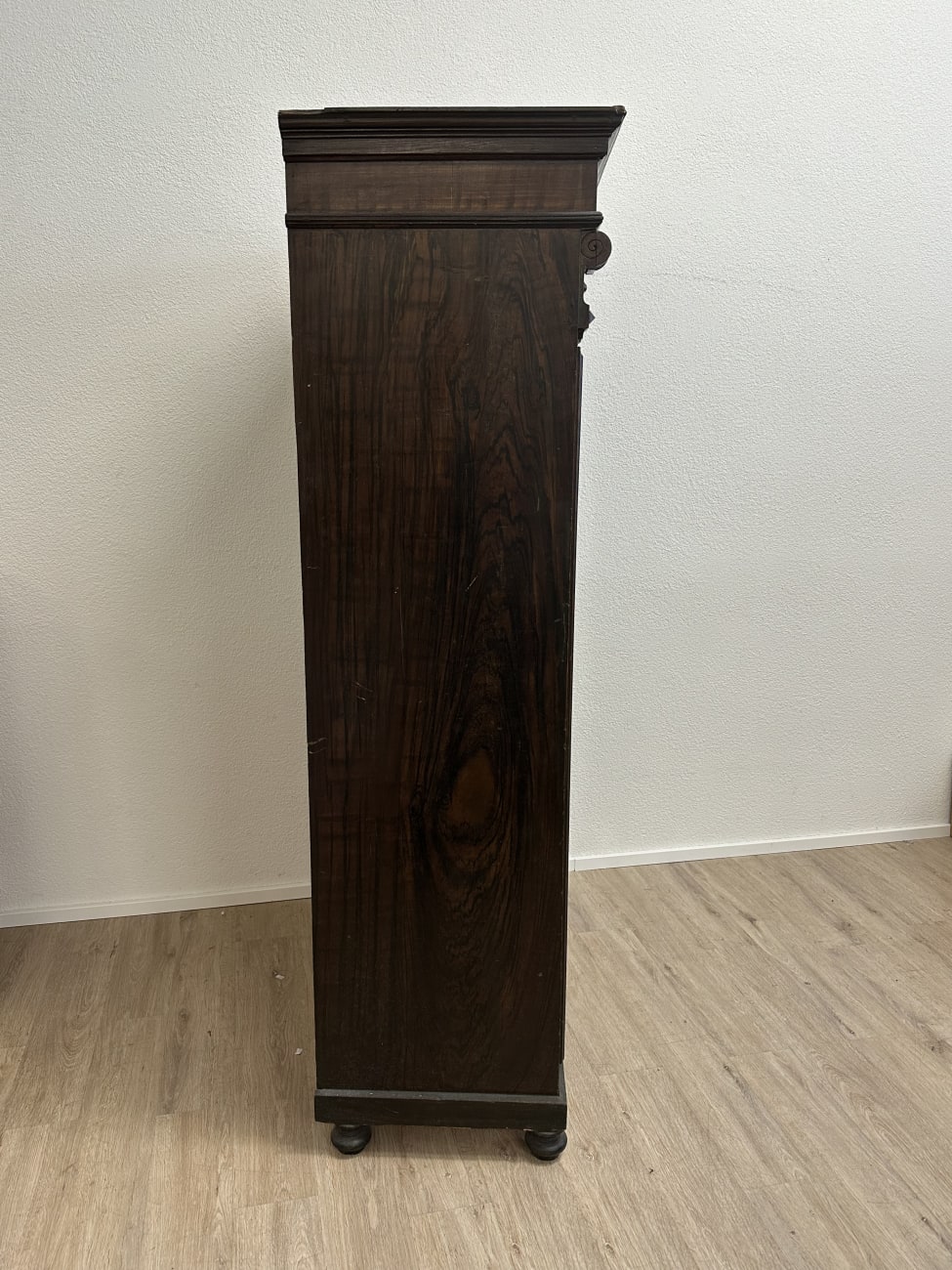 Antik Gründerzeit Dielenschrank aus Nussbaumfurnier (ca. 1880-1900) – Bild 3