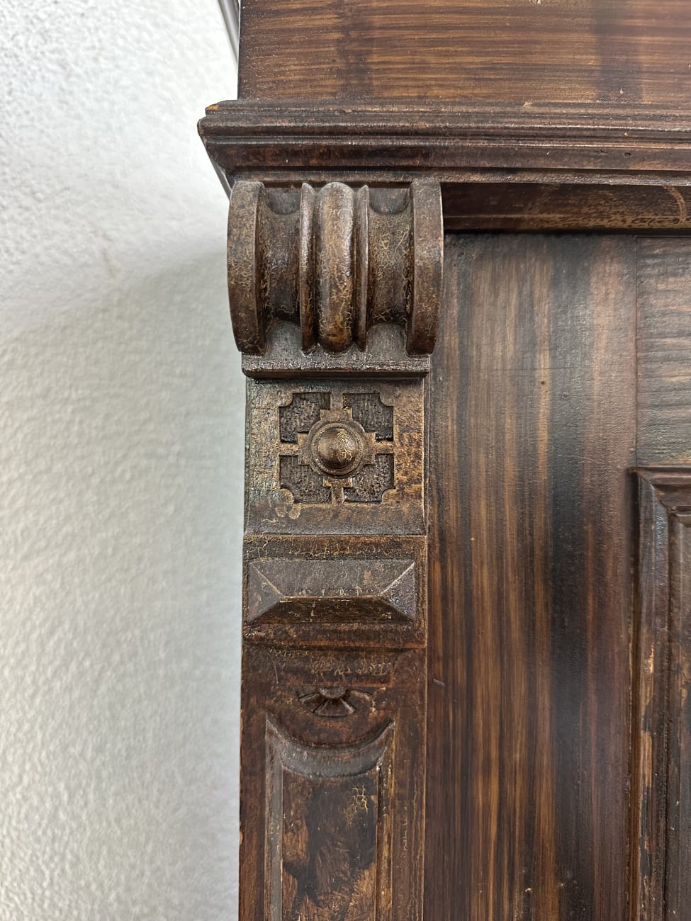 Antik Gründerzeit Dielenschrank aus Nussbaumfurnier (ca. 1880-1900) – Bild 7