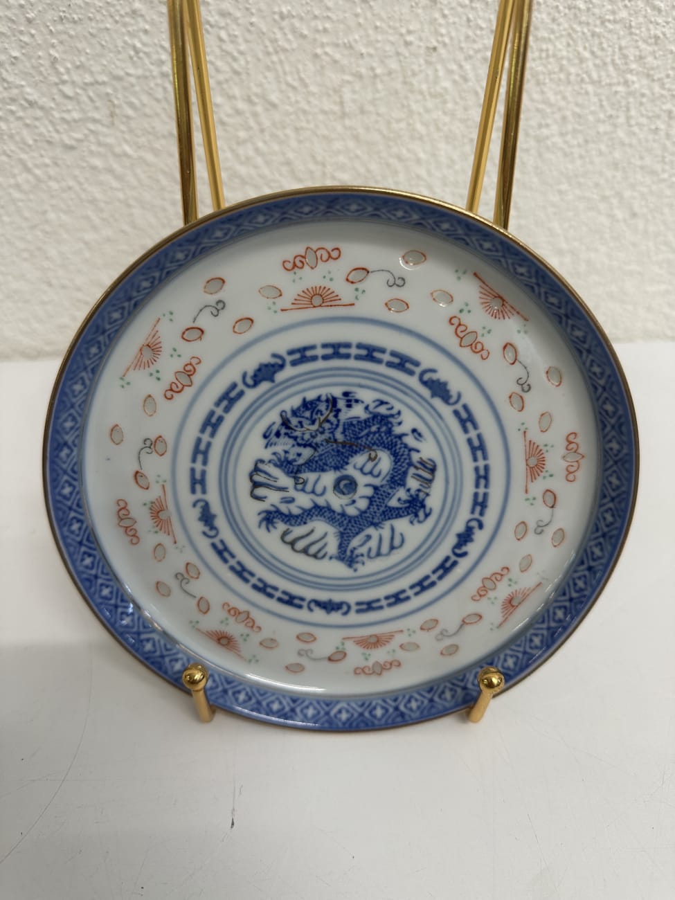 Vintage Teeservice mit Goldrand und floralem Dekor