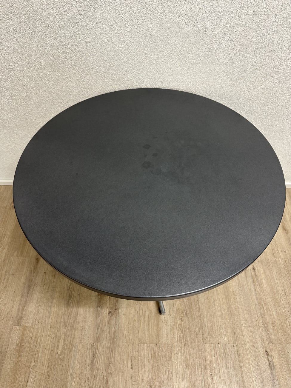 Vintage runder Esstisch Schaffner schwarz mit Metallfuss
