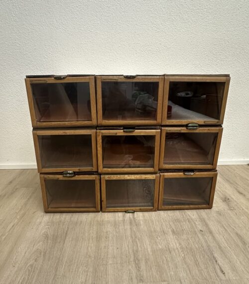 Vintage Schubladenschrank mit Glastüren aus Holz