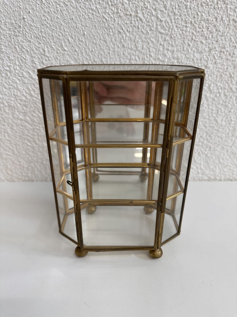 Vintage Glasvitrine achteckig mit Goldoptik