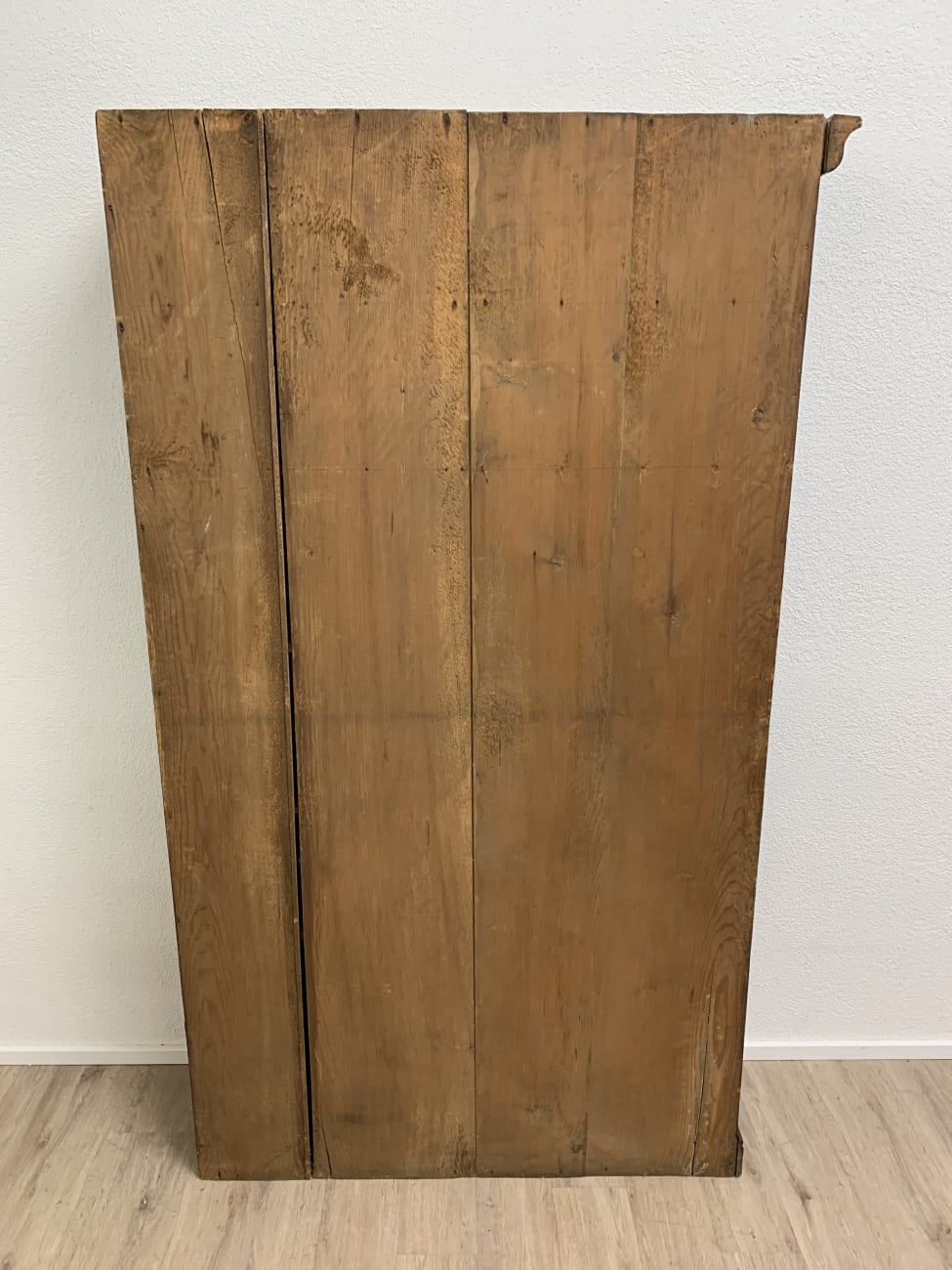 Vintage Wandschrank aus Holz mit offener Regalfläche