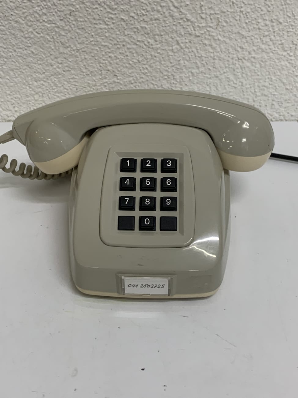 Vintage Tischtelefon in Beige mit Tastatur