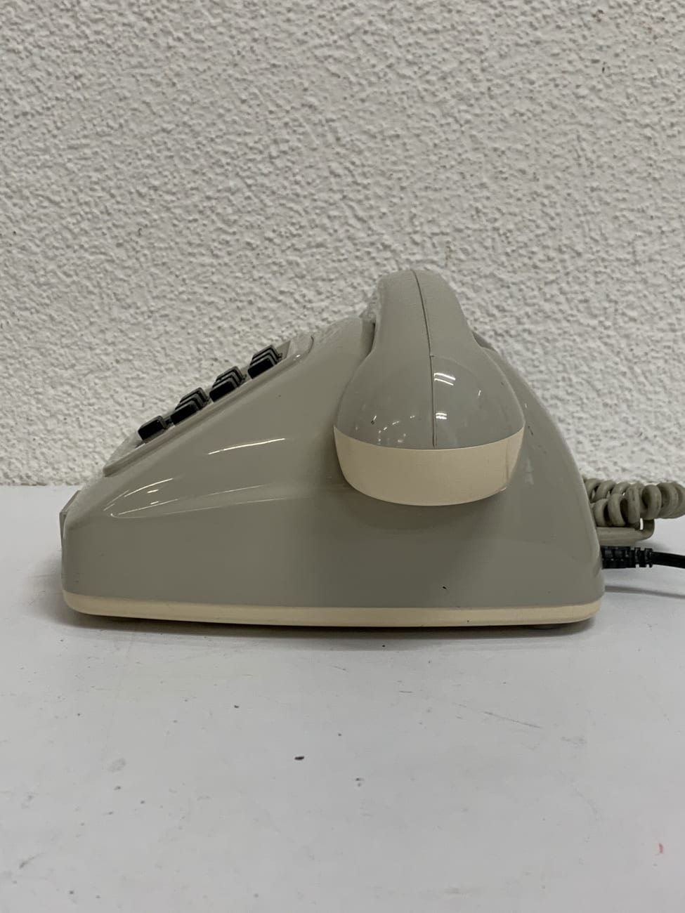 Vintage Tischtelefon in Beige mit Tastatur