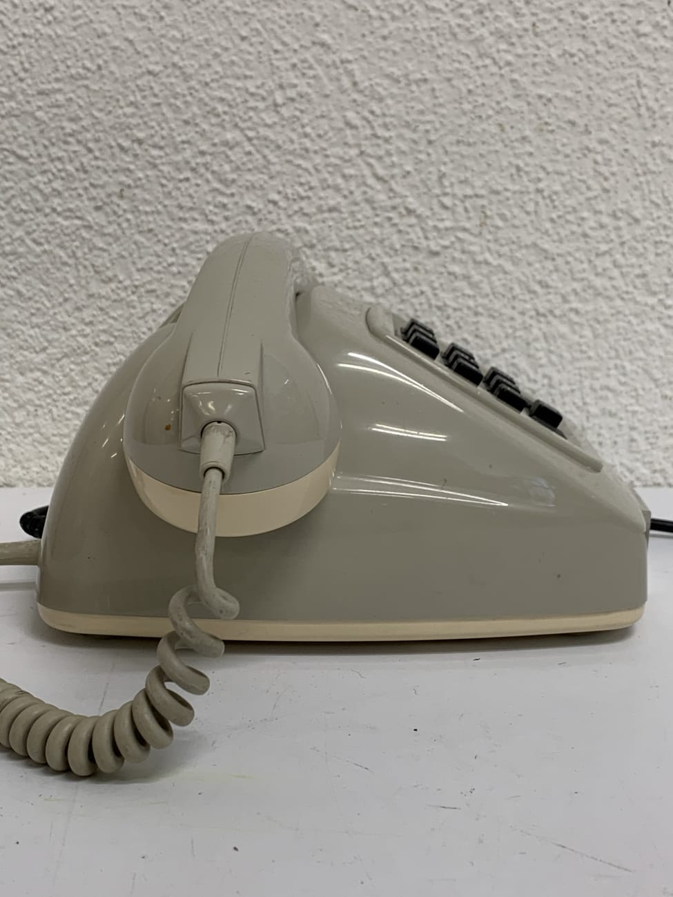 Vintage Tischtelefon in Beige mit Tastatur
