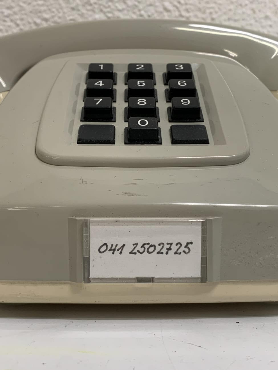 Vintage Posttelefon mit Tastatur in Grau Beige – Bild 7