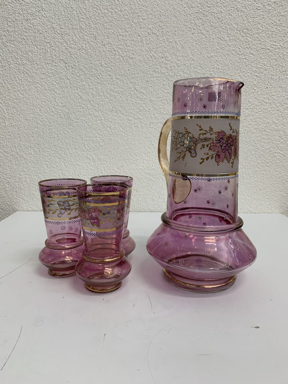 Vintage Glaskrug Set pink mit 4 Gläsern und Golddekor