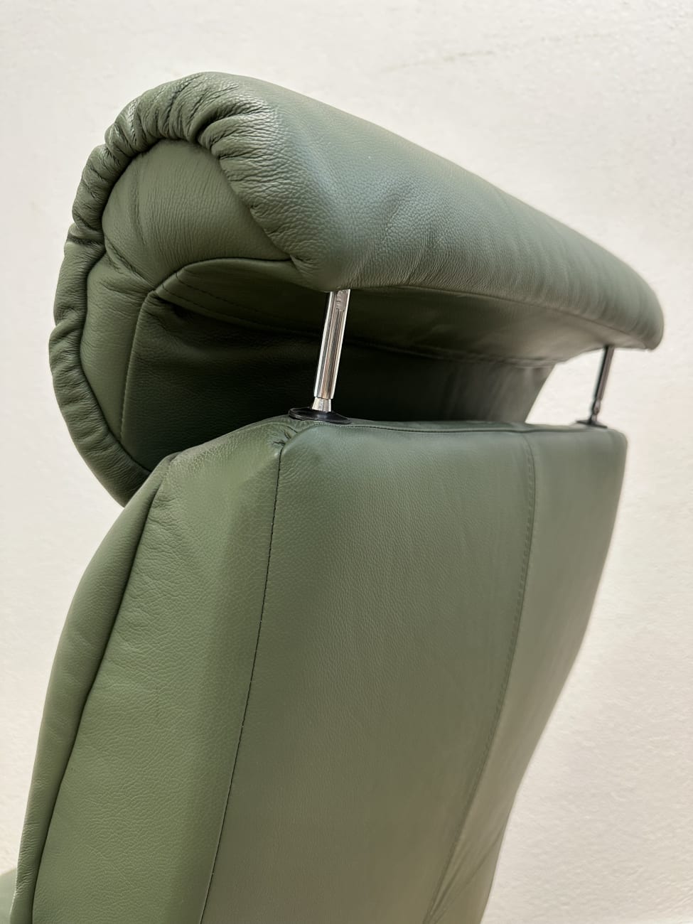 Vintage Drehsessel mit Ottoman in Dunkelgrün