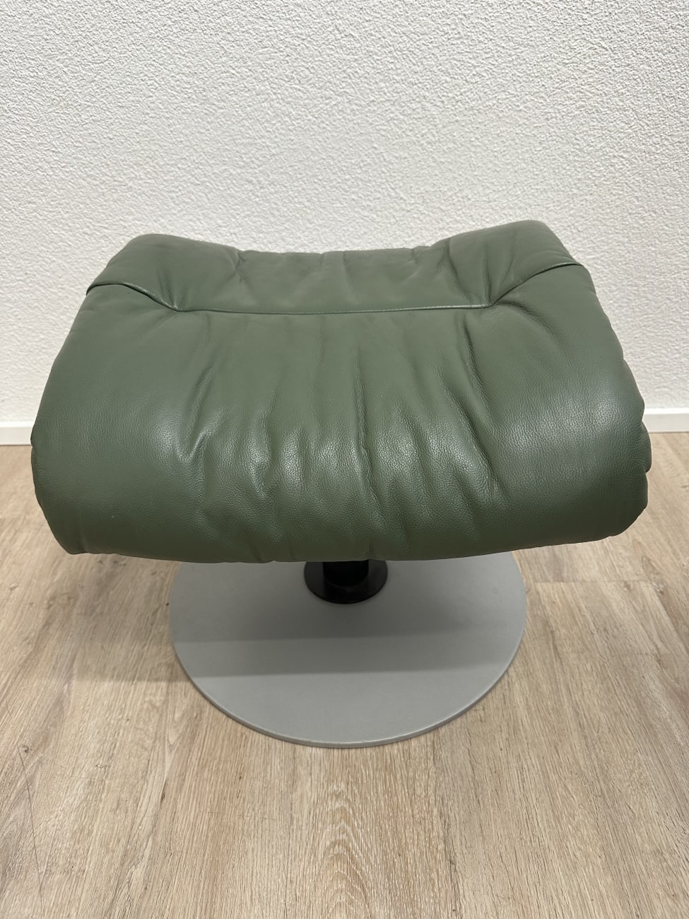 Vintage Drehsessel mit Ottoman in Dunkelgrün