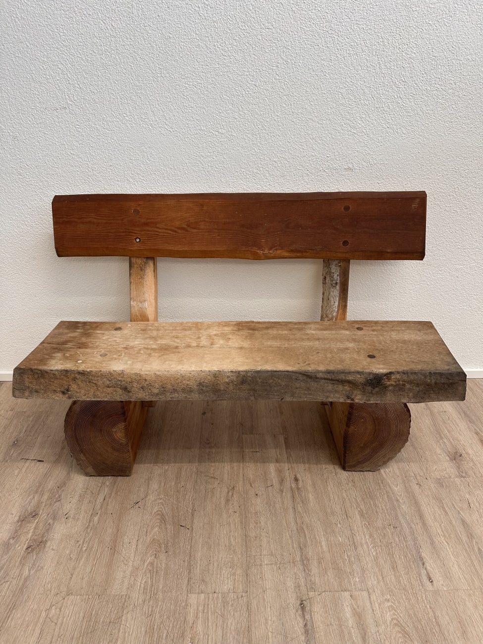 Rustikale Holzbank mit Rückenlehne 125 cm